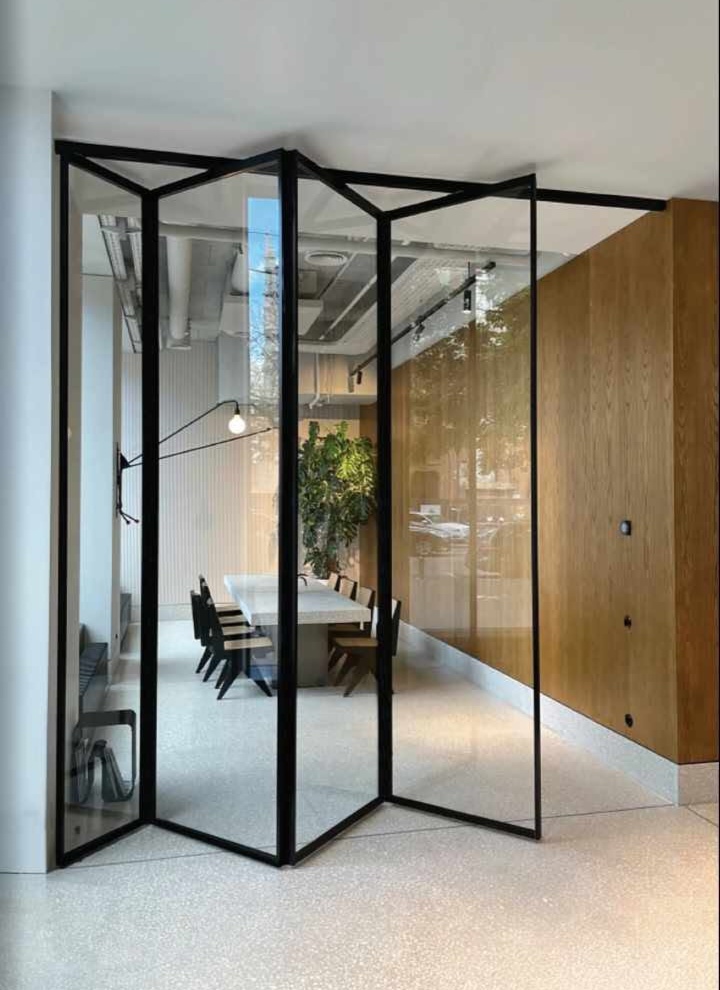 Pergola en aluminium installée en extérieur